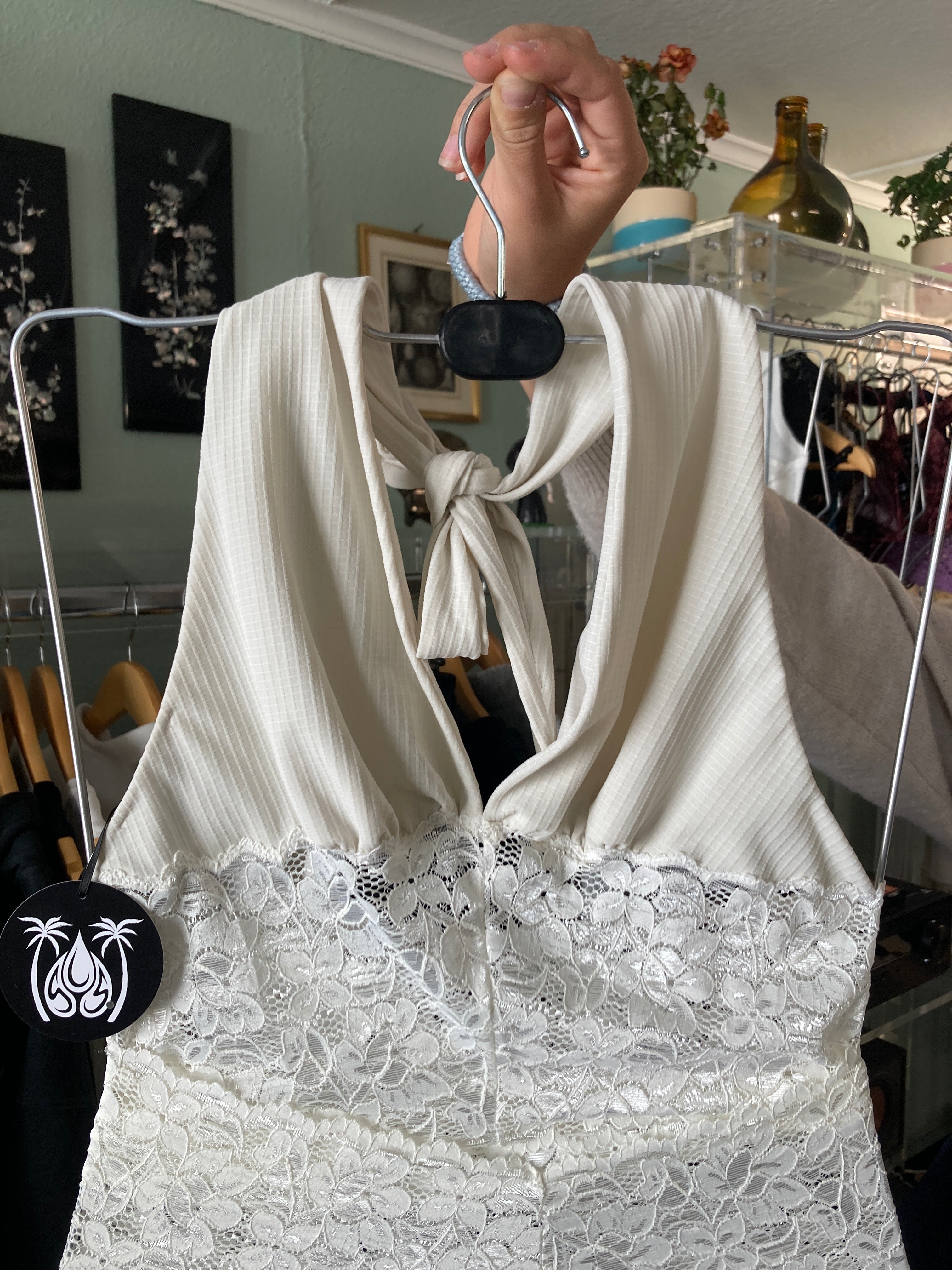 CHILLWEAR TOP WITH LACE